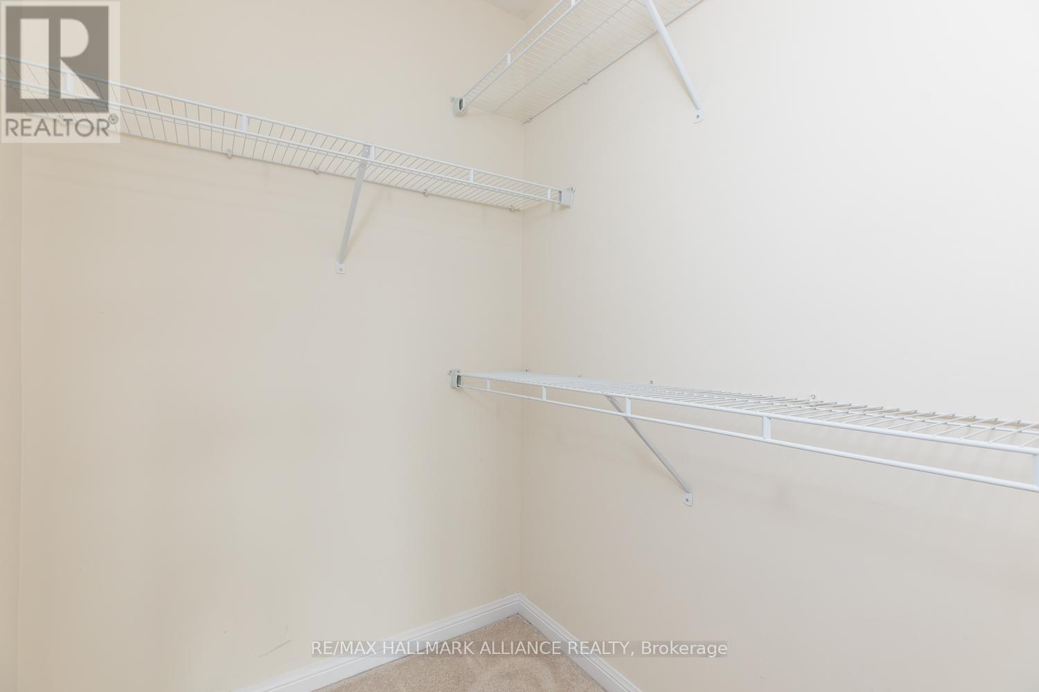 Photo 11 of 142 Baycliffe Crescent, Brampton ON