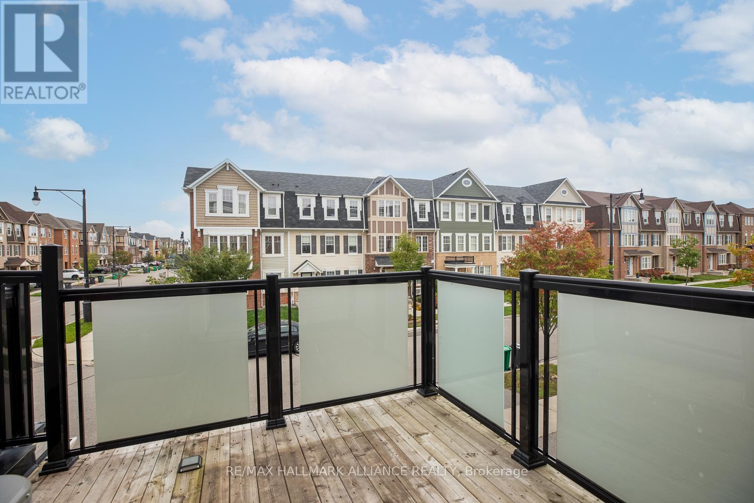 Photo 14 of 142 Baycliffe Crescent, Brampton ON