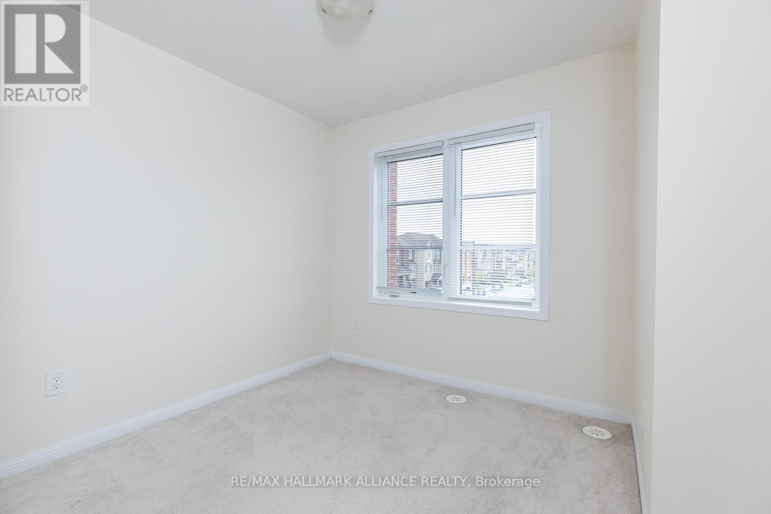 Photo 9 of 142 Baycliffe Crescent, Brampton ON
