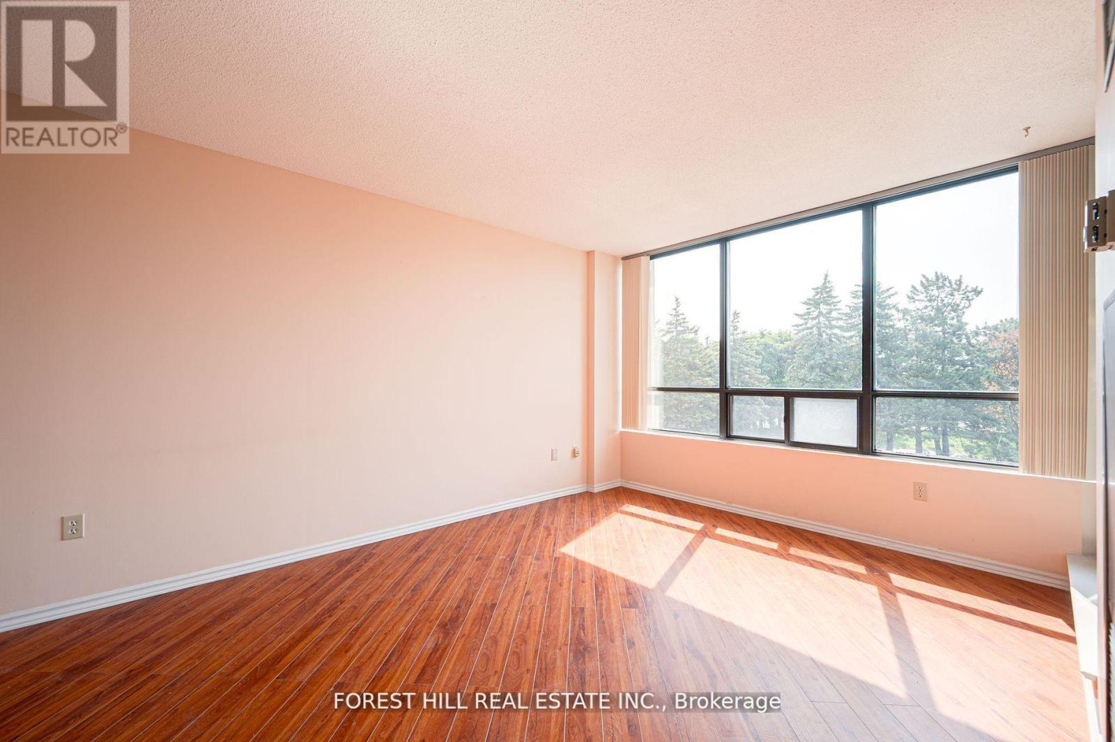 Photo 13 of 308 7440 Bathurst Street, Vaughan ON