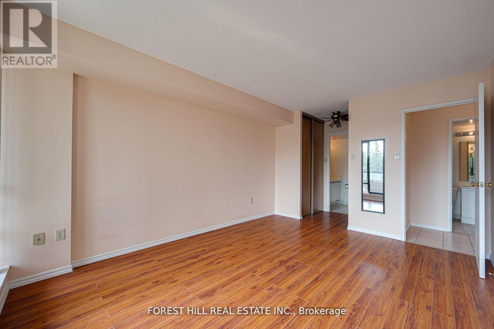 Photo 14 of 308 7440 Bathurst Street, Vaughan ON
