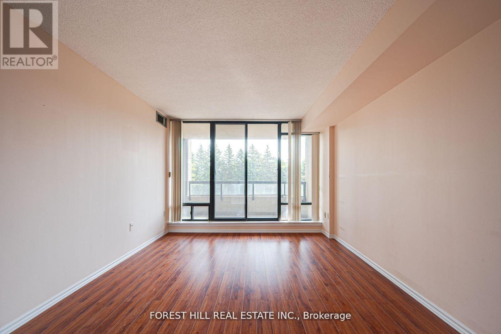Photo 17 of 308 7440 Bathurst Street, Vaughan ON