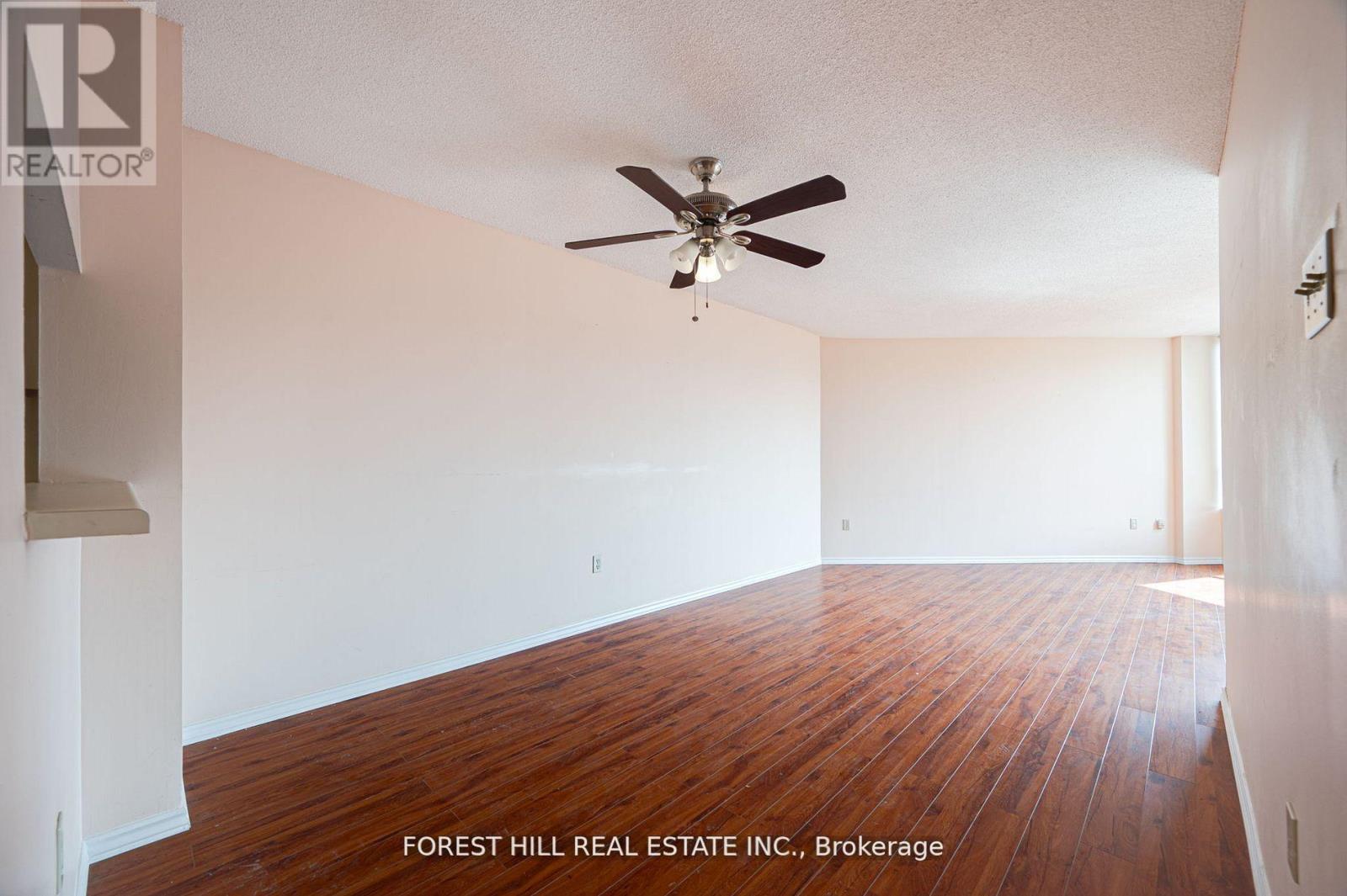 Photo 7 of 308 7440 Bathurst Street, Vaughan ON