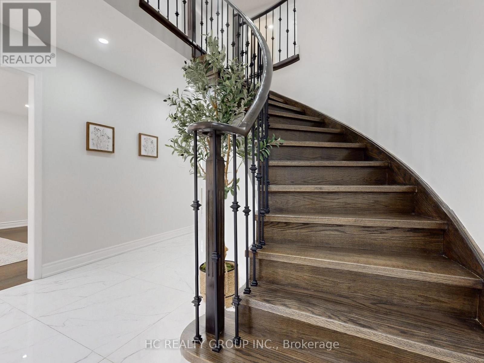 Photo 24 of 104 Tilman Circle, Markham ON