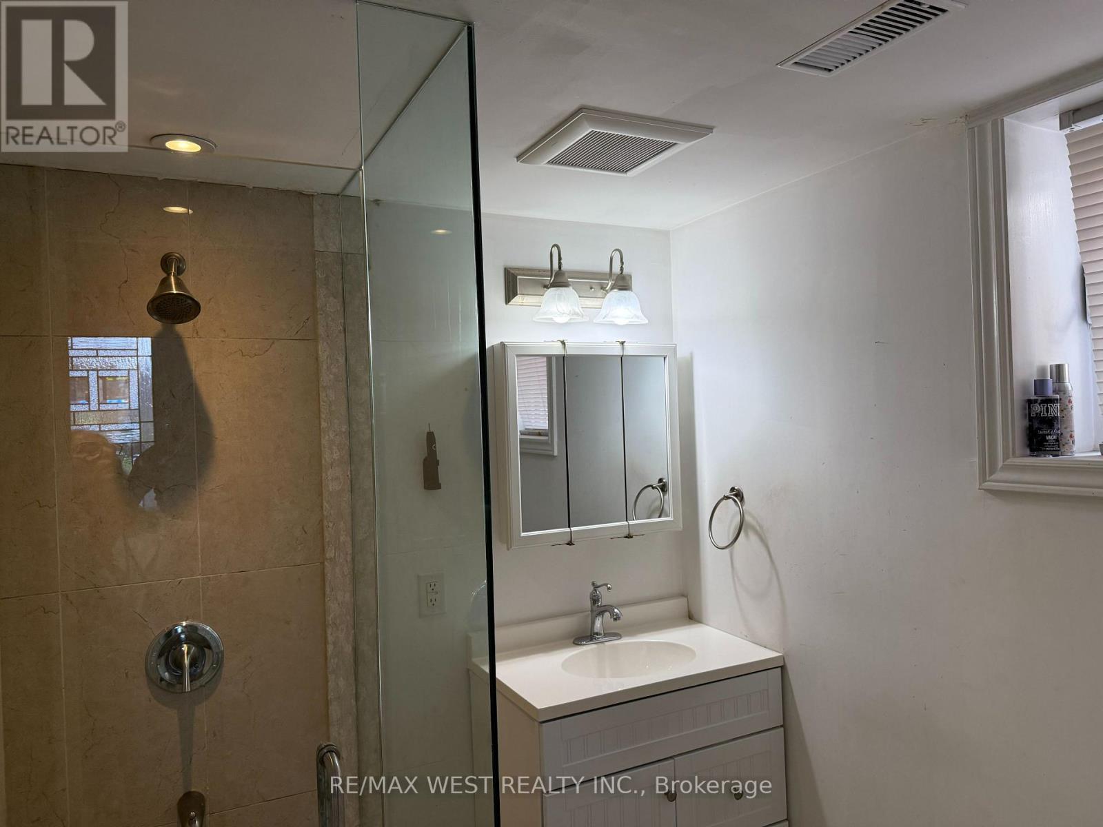 Photo 6 of Bsmt 1127 Islington Avenue, Toronto ON