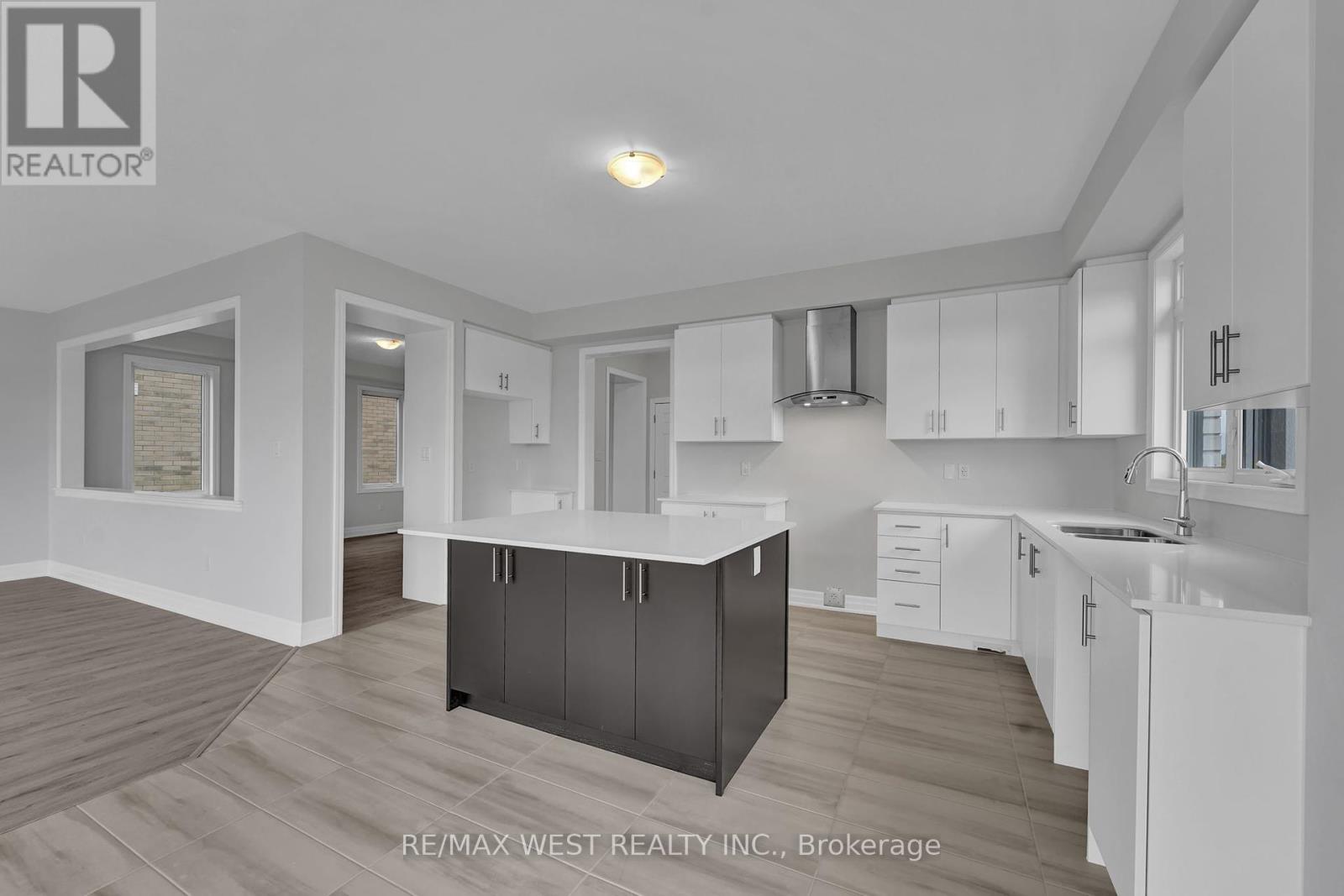 Photo 14 of 160 Union Street, Wasaga Beach ON