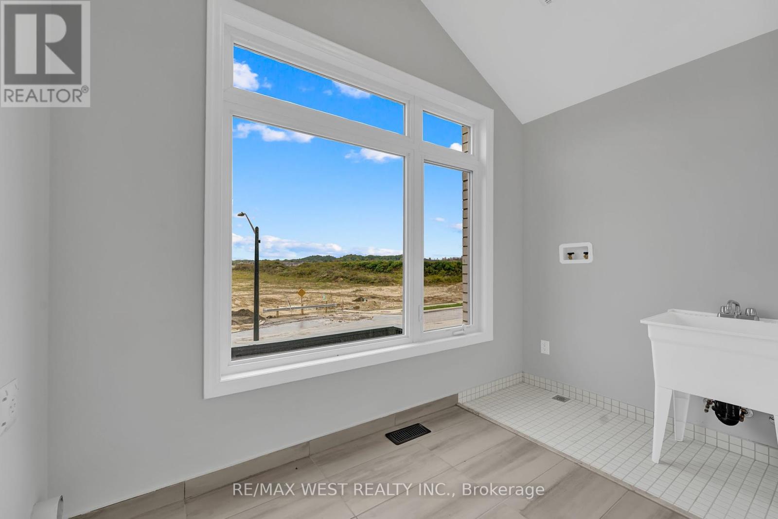 Photo 22 of 160 Union Street, Wasaga Beach ON