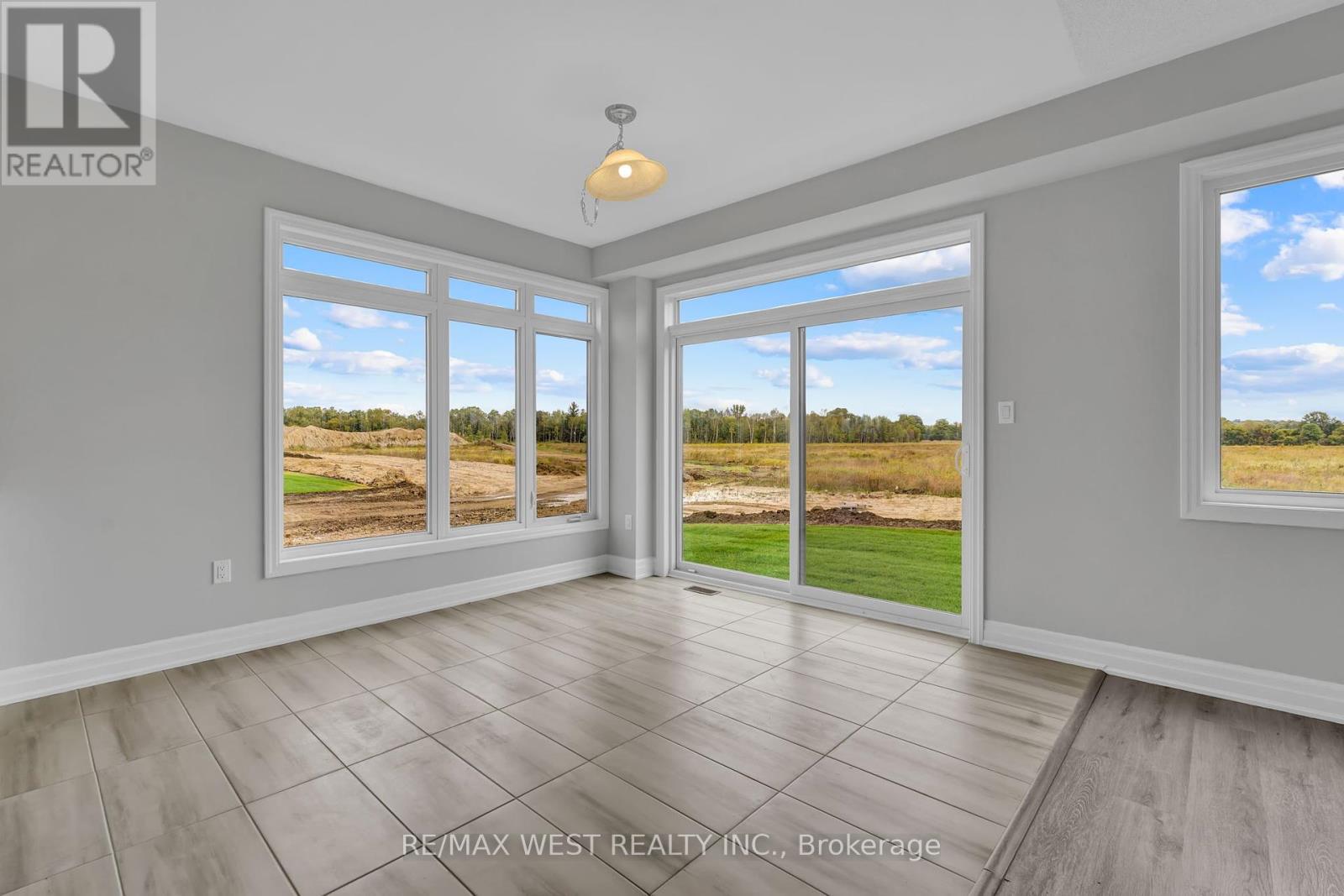 Photo 12 of 160 Union Street, Wasaga Beach ON