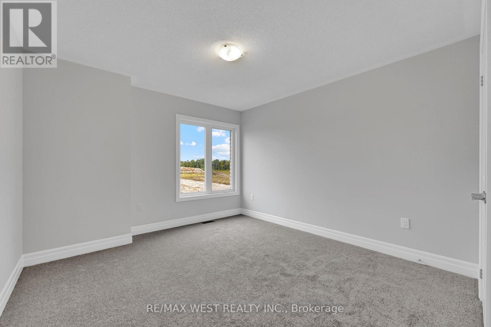 Photo 26 of 160 Union Street, Wasaga Beach ON