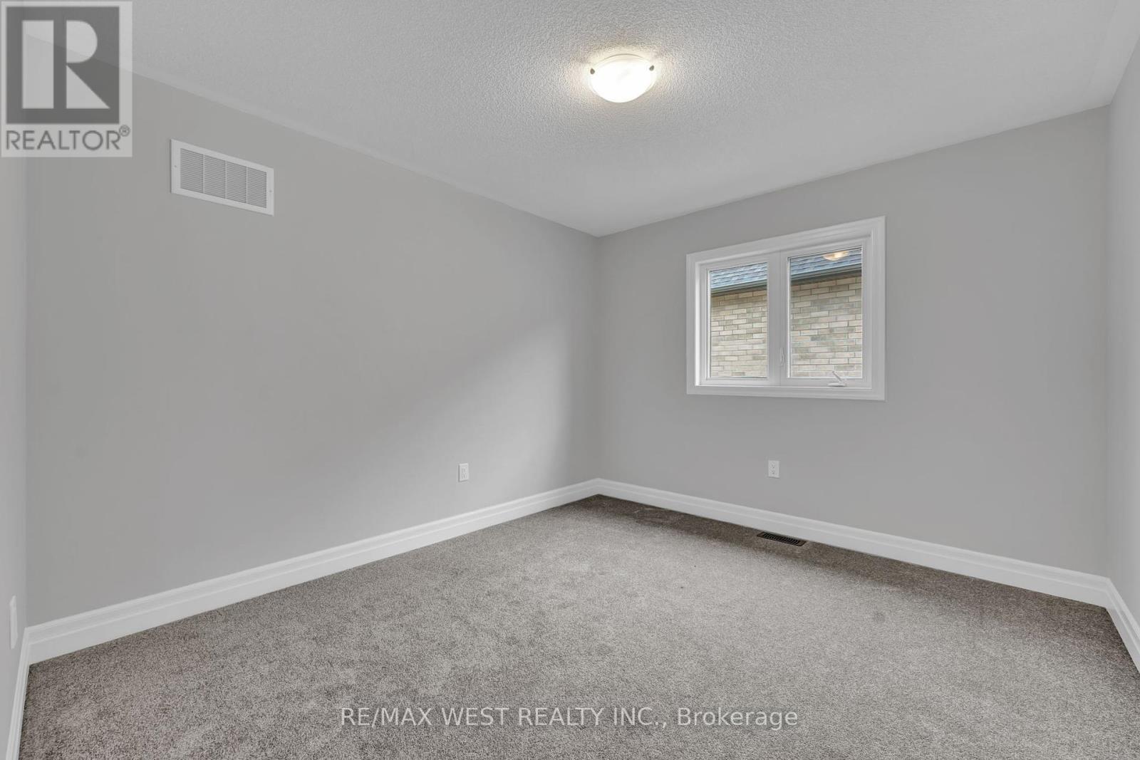 Photo 27 of 160 Union Street, Wasaga Beach ON