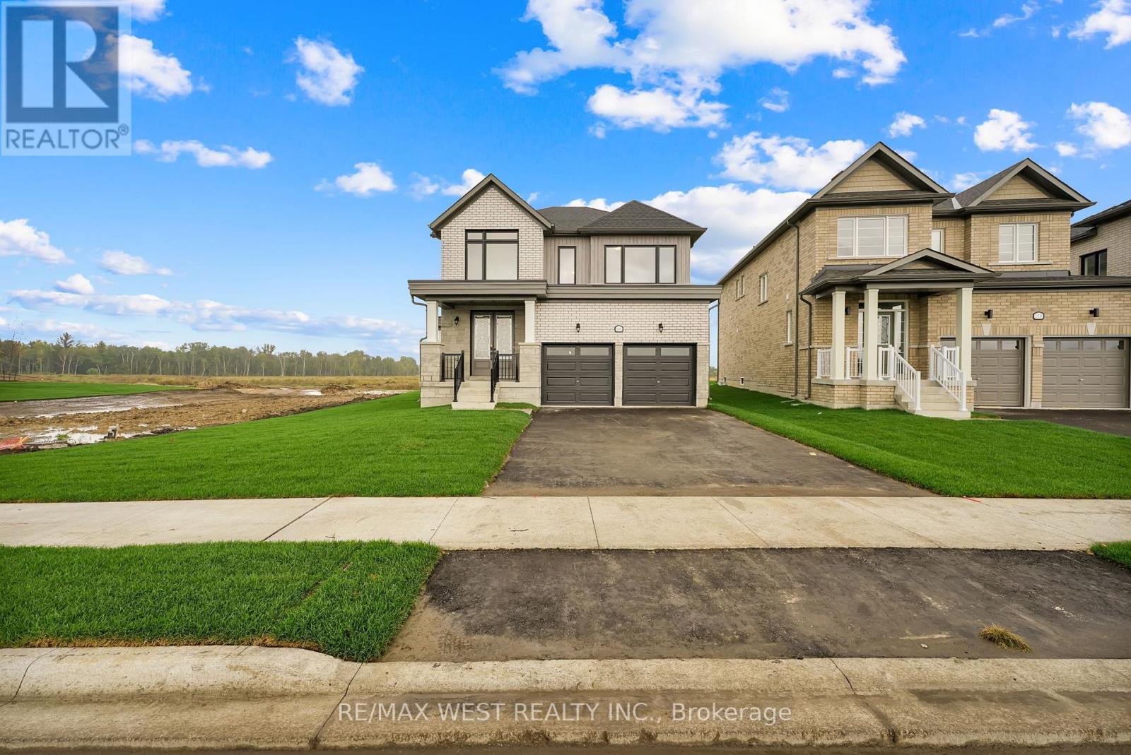 Photo 2 of 160 Union Street, Wasaga Beach ON