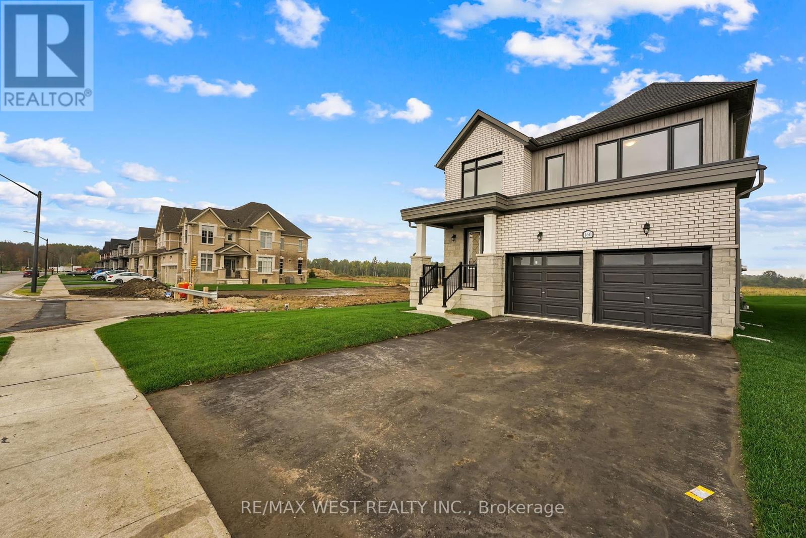 Photo 3 of 160 Union Street, Wasaga Beach ON