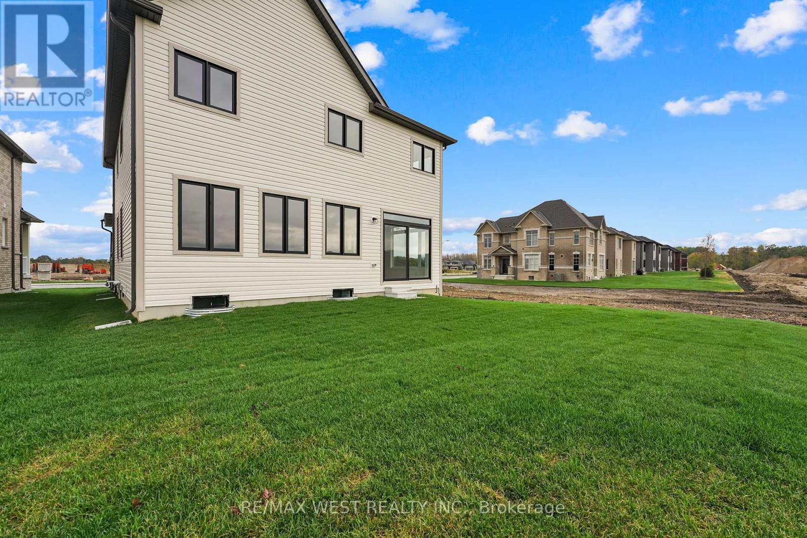 Photo 38 of 160 Union Street, Wasaga Beach ON