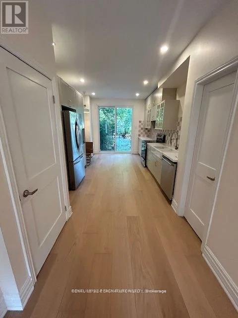Photo 11 of Upper 163 Hampton Avenue, Toronto ON