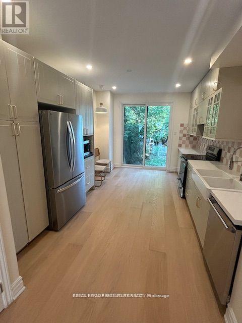 Photo 12 of Upper 163 Hampton Avenue, Toronto ON
