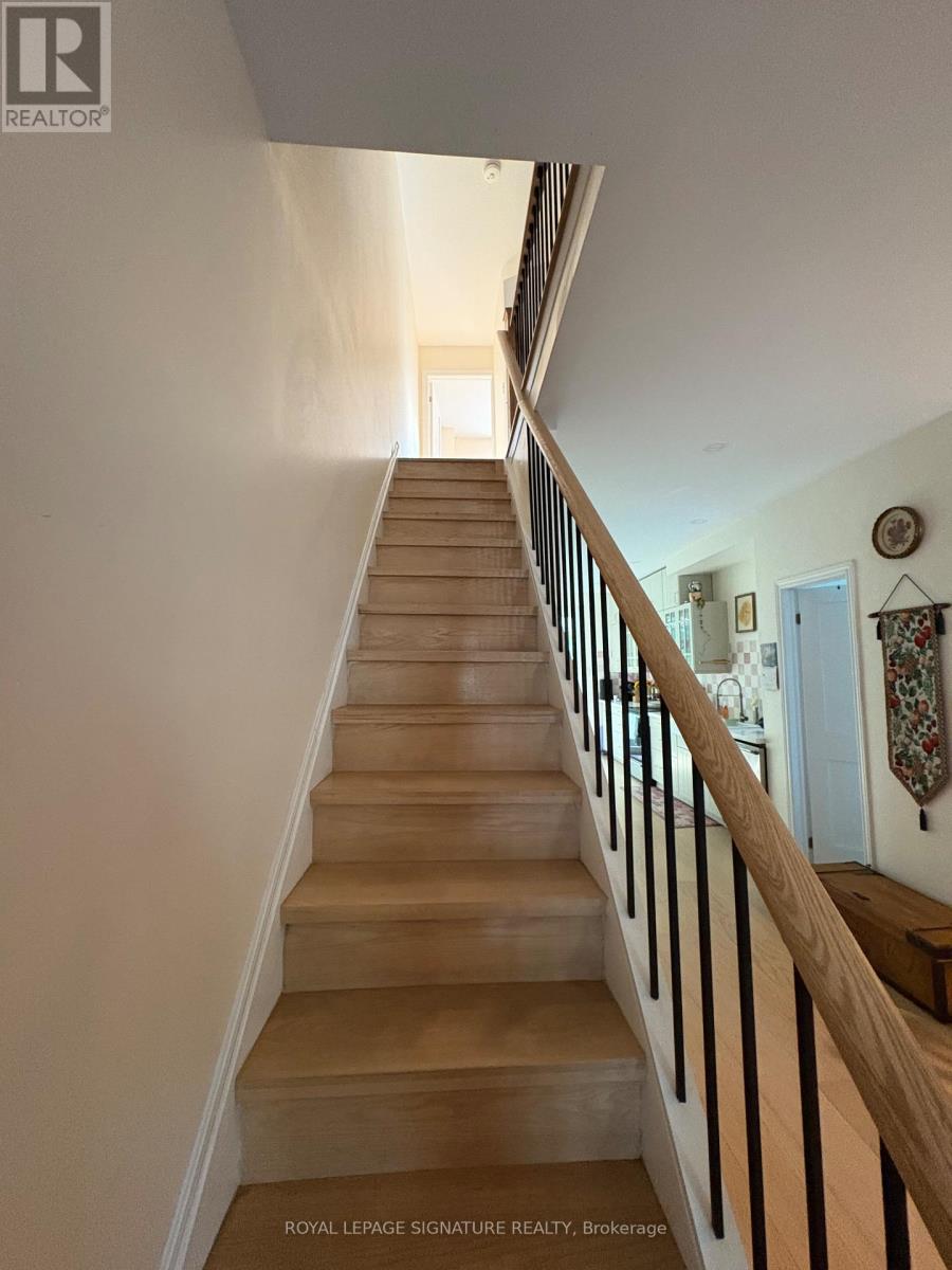 Photo 24 of Upper 163 Hampton Avenue, Toronto ON