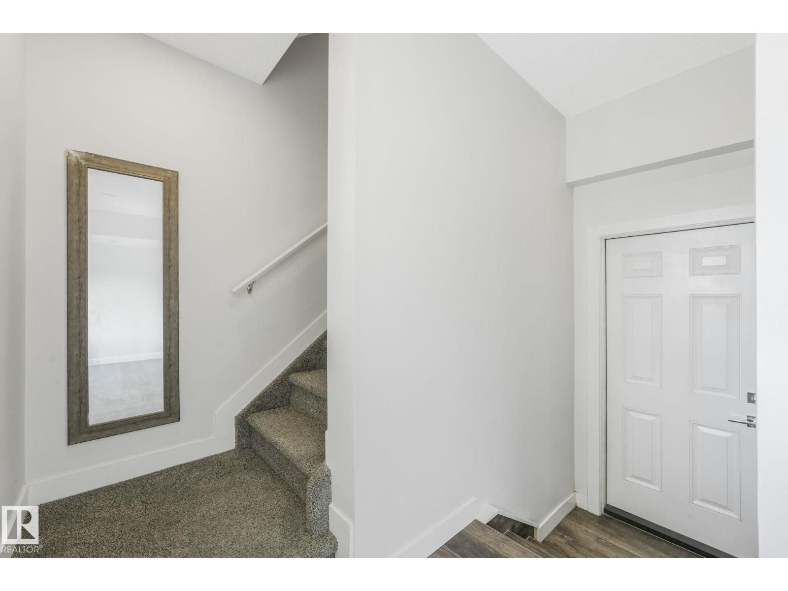 Photo 7 of 3 22786 97 Av Nw, Edmonton AB