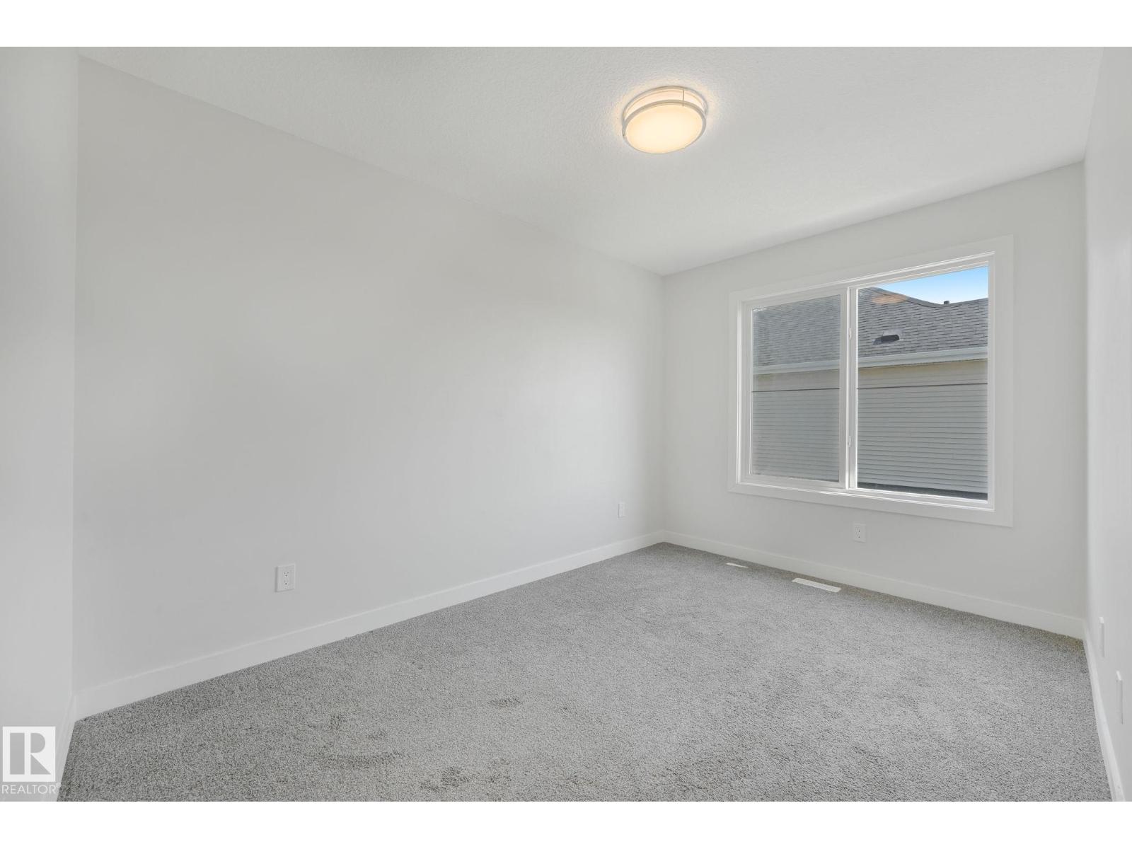 Photo 27 of 3 22786 97 Av Nw, Edmonton AB