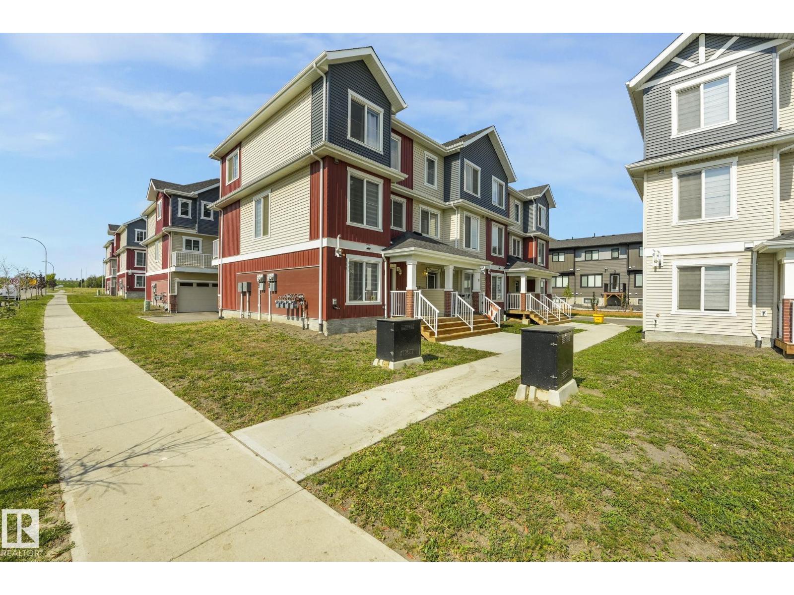 Photo 53 of 3 22786 97 Av Nw, Edmonton AB