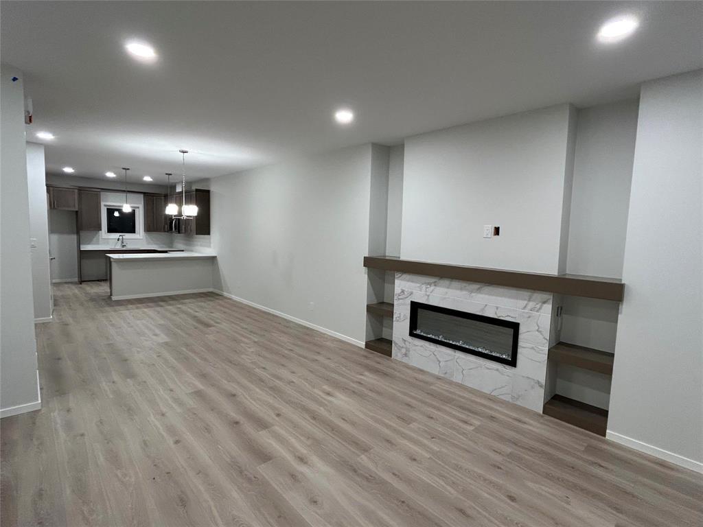 Photo 3 of 47 Sky Lark Lane, Winnipeg MB