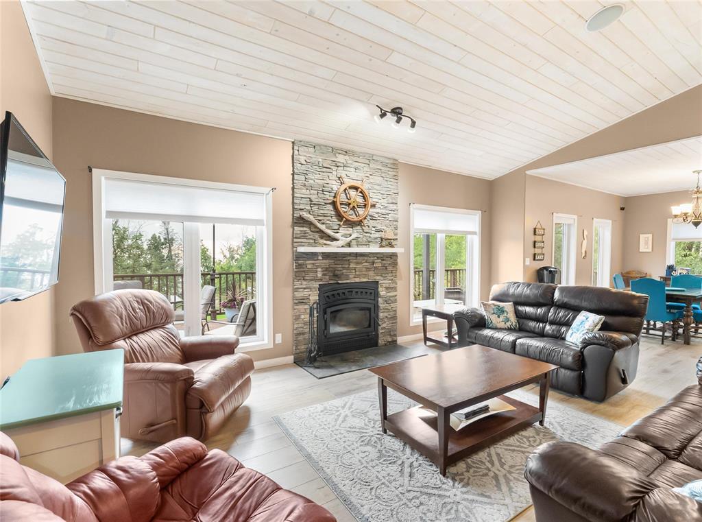Photo 12 of 14 Alexander Drive, Lester Beach MB