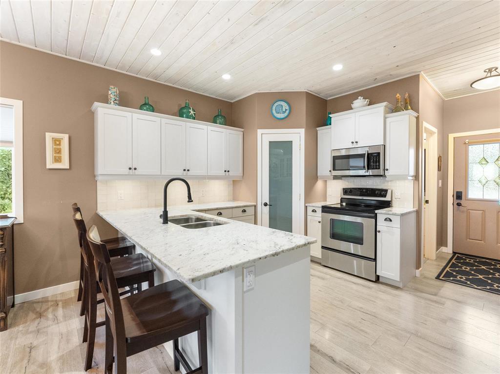 Photo 15 of 14 Alexander Drive, Lester Beach MB