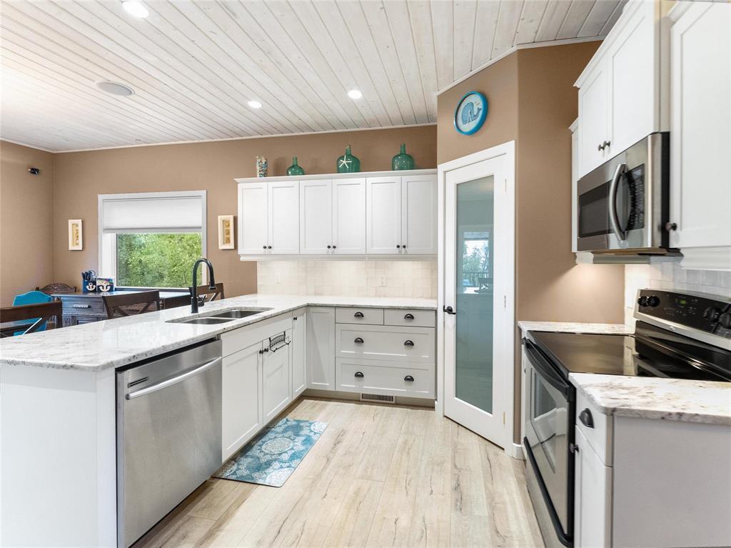 Photo 17 of 14 Alexander Drive, Lester Beach MB