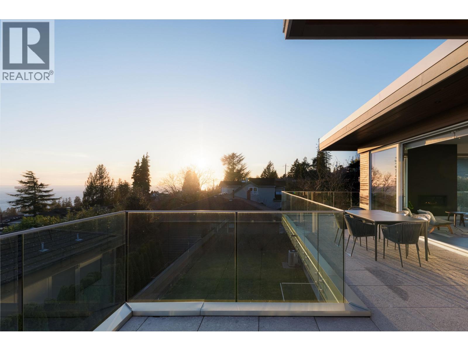 1715 22ND STREET, West Vancouver