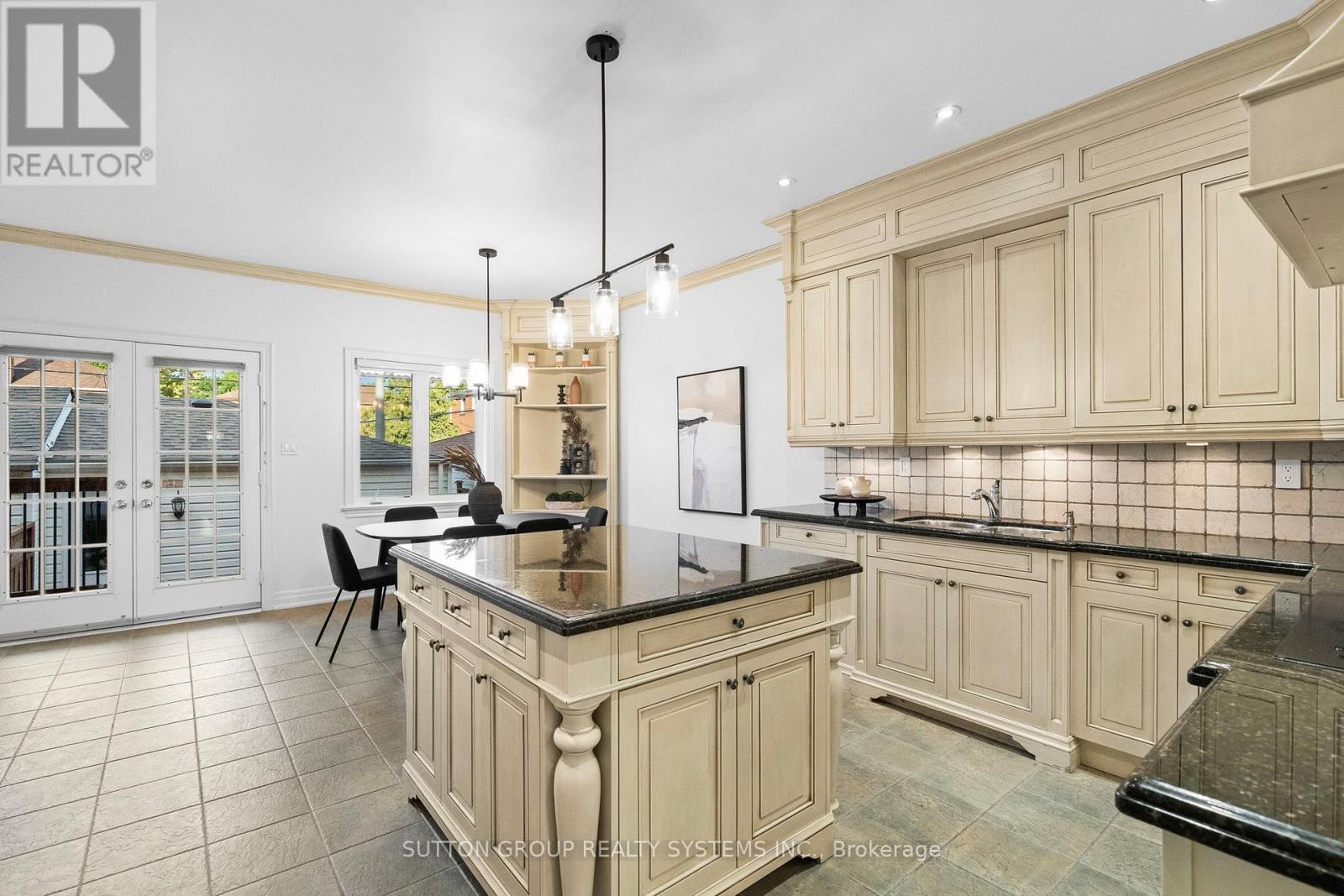 Photo 13 of 45 Algarve Crescent, Toronto ON