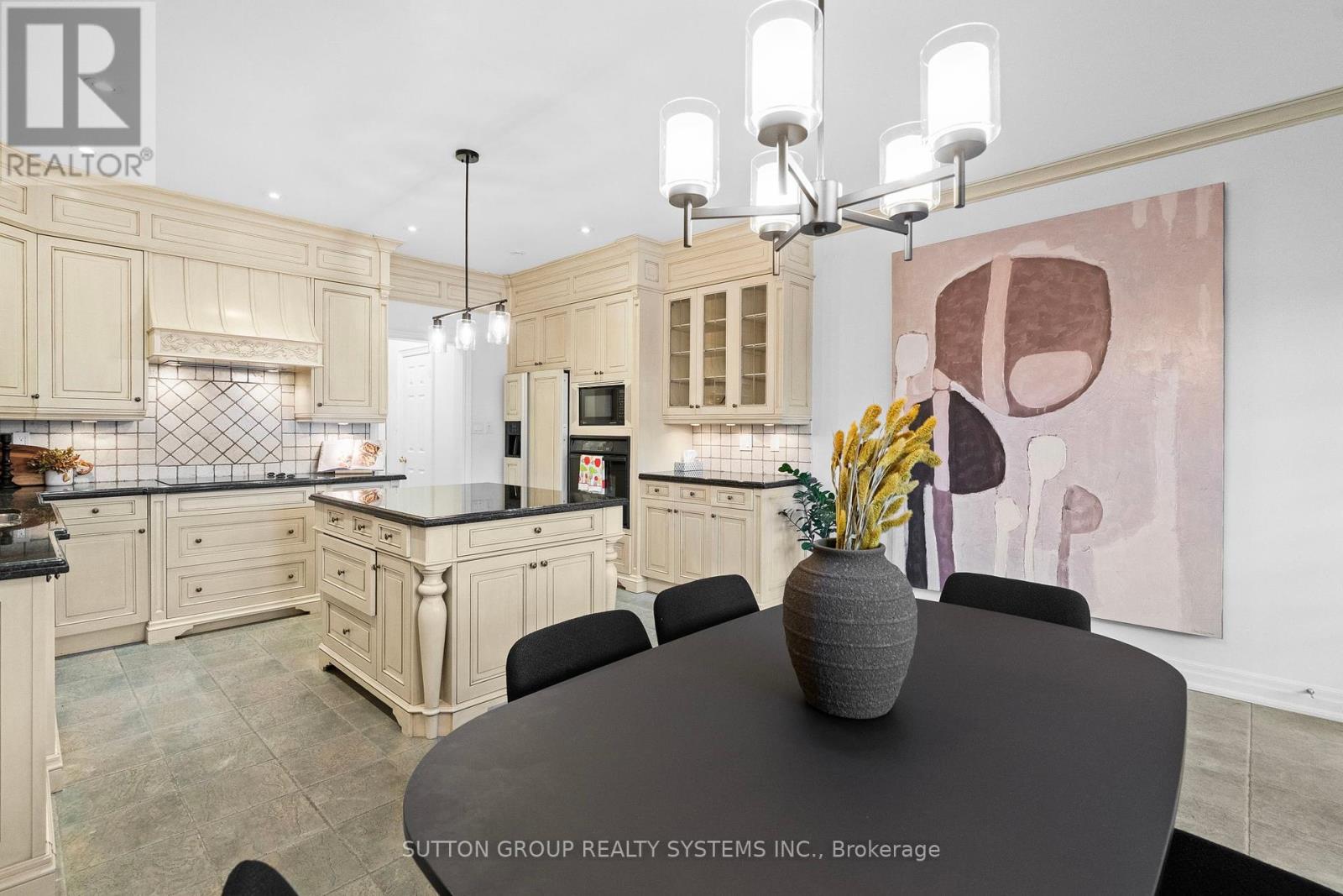 Photo 15 of 45 Algarve Crescent, Toronto ON