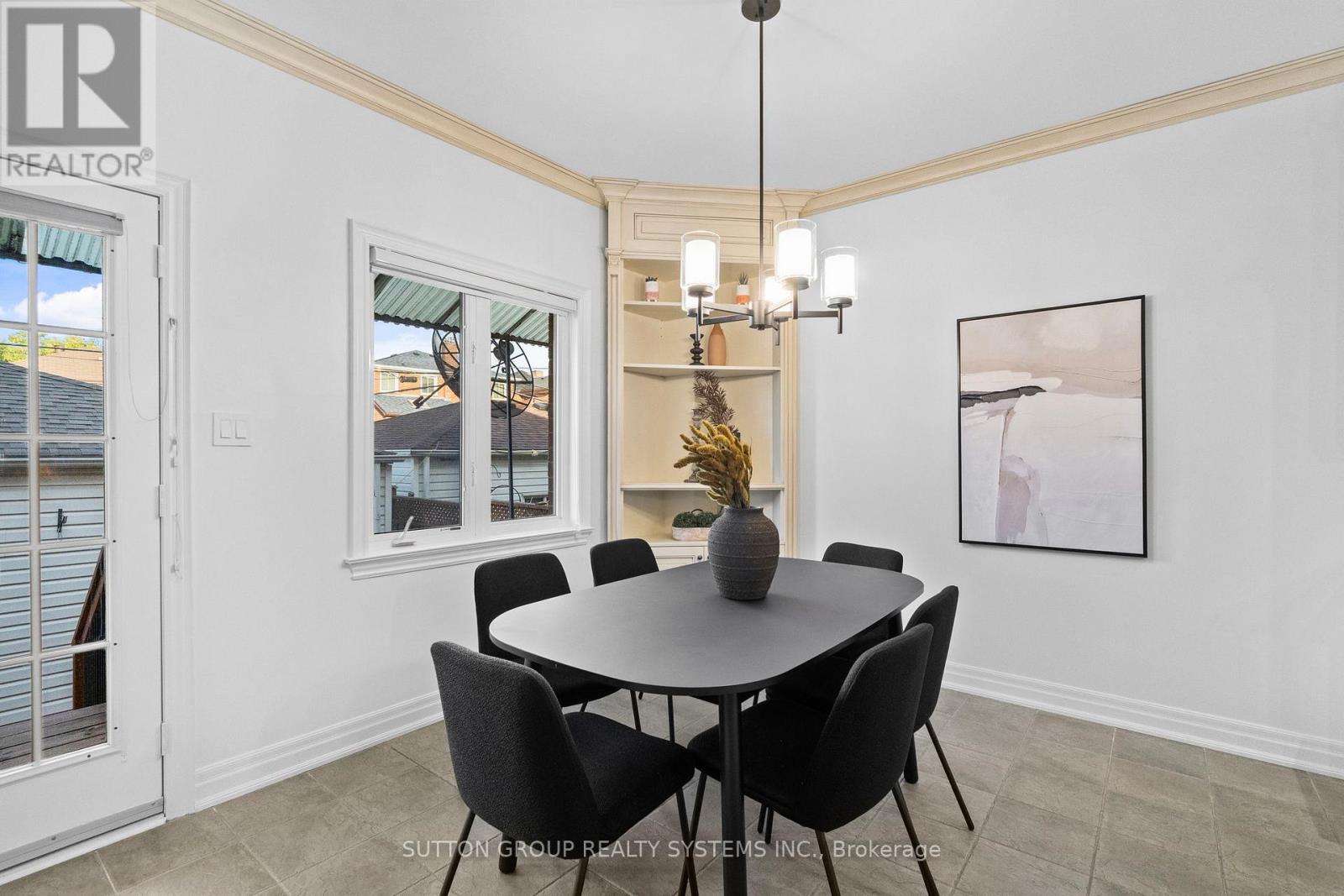 Photo 17 of 45 Algarve Crescent, Toronto ON