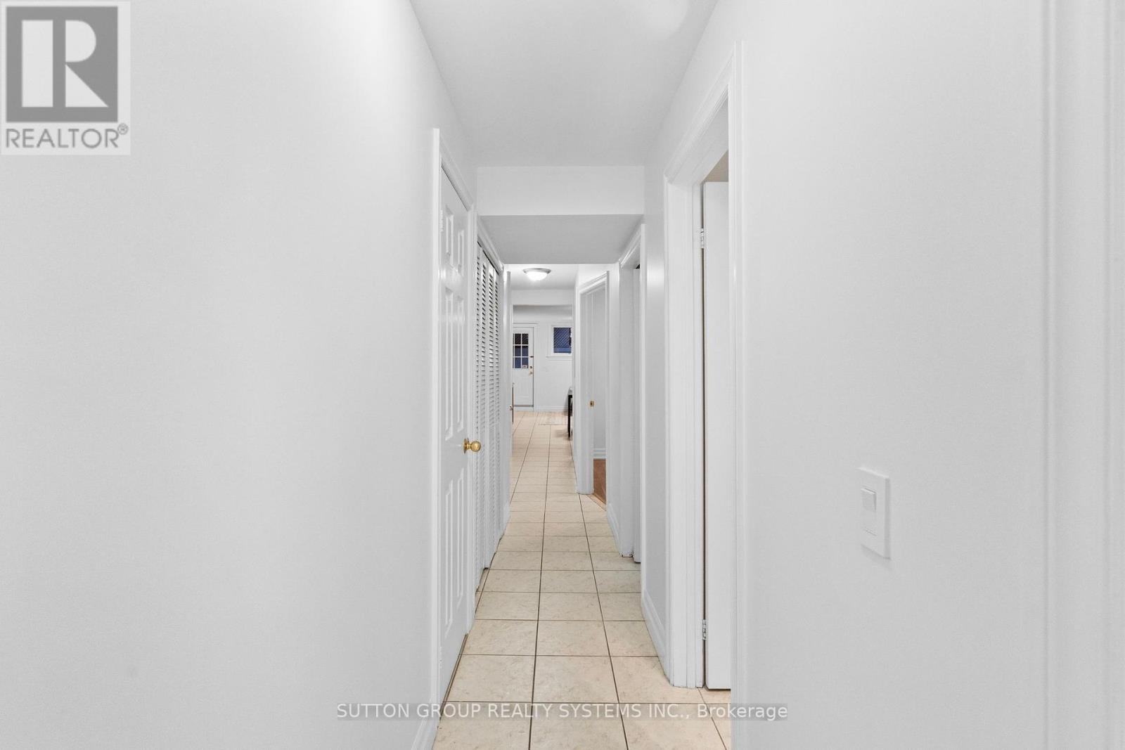 Photo 31 of 45 Algarve Crescent, Toronto ON