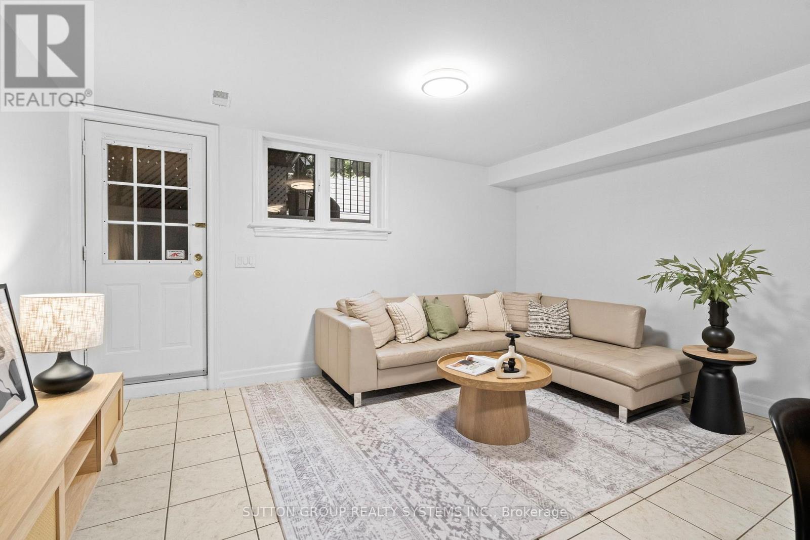 Photo 37 of 45 Algarve Crescent, Toronto ON