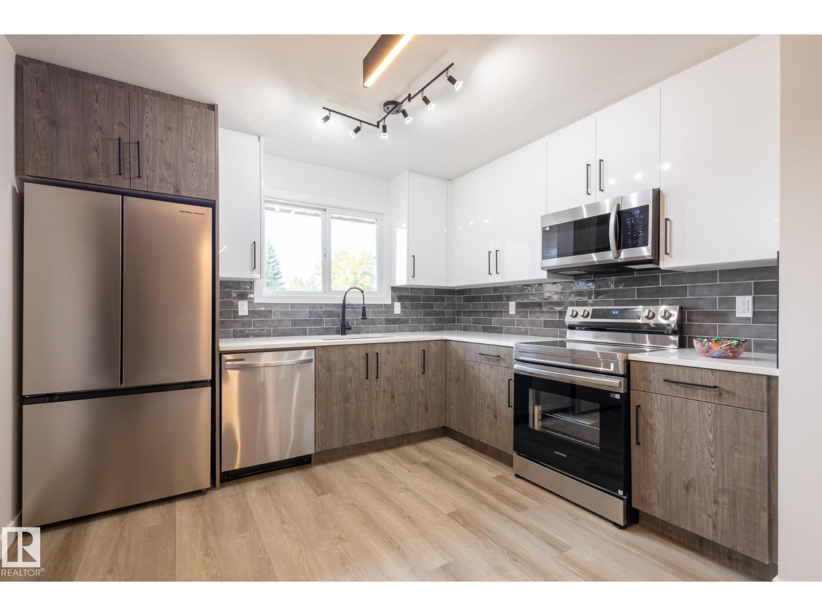 Photo 1 of 14618 25 St Nw, Edmonton AB