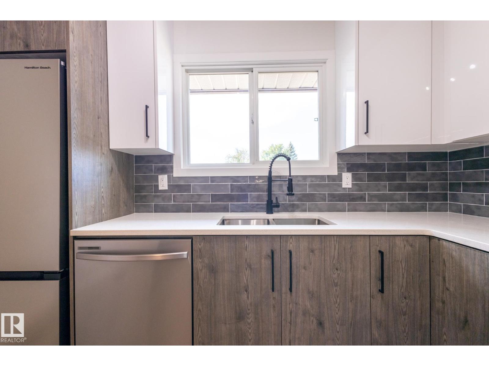 Photo 13 of 14618 25 St Nw, Edmonton AB