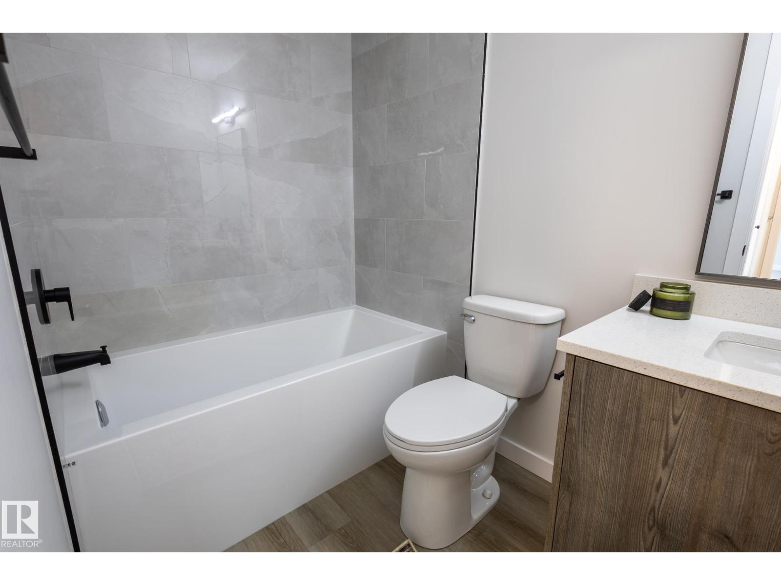 Photo 15 of 14618 25 St Nw, Edmonton AB