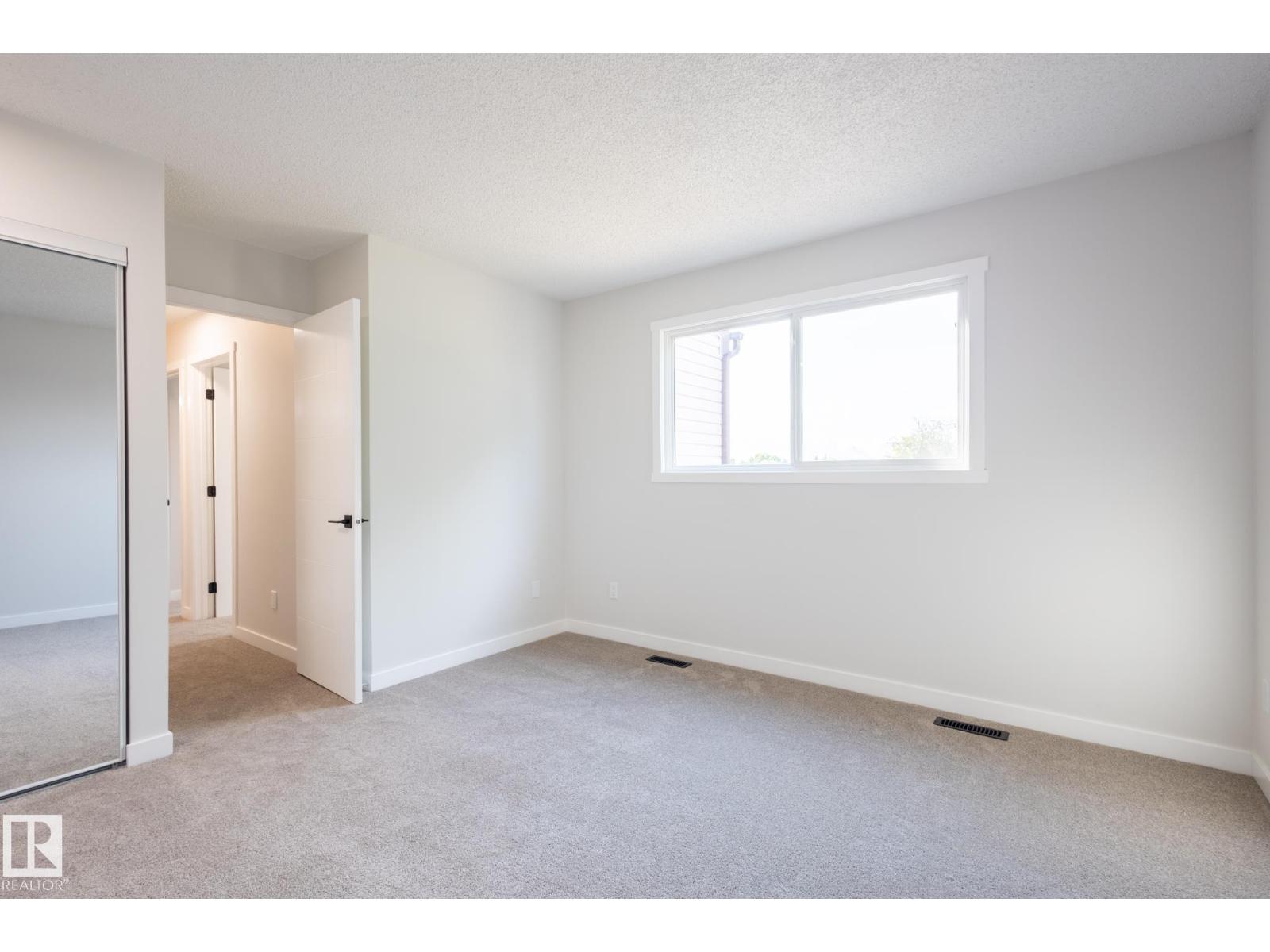Photo 19 of 14618 25 St Nw, Edmonton AB