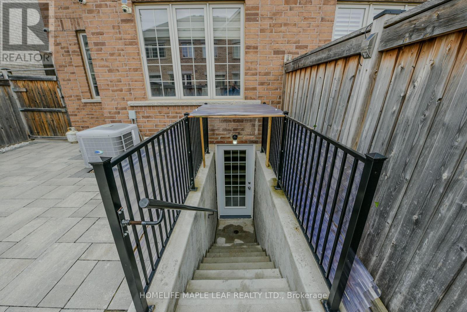 Photo 47 of Main Floor 15 Orangeblossom Trail, Brampton ON