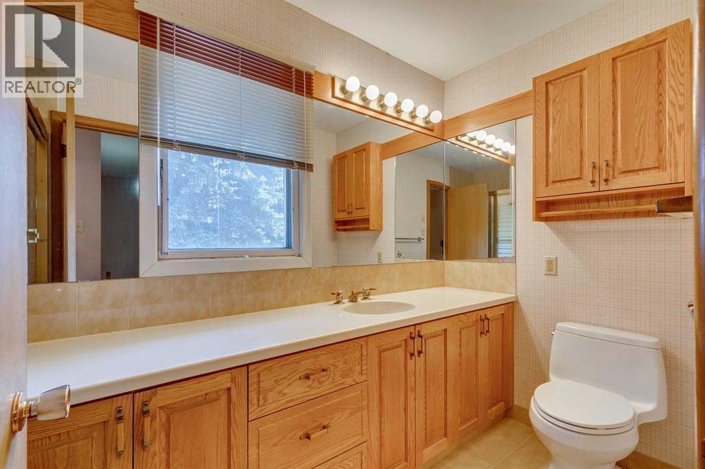 Photo 26 of 924 Kerfoot Crescent Sw, Calgary AB