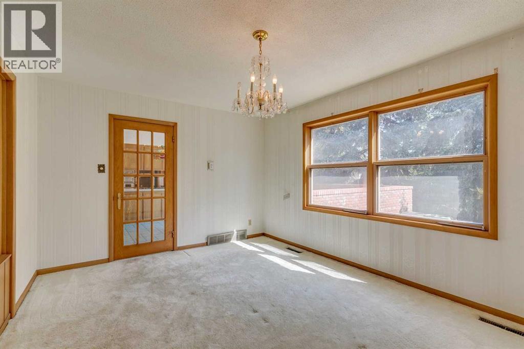 Photo 10 of 924 Kerfoot Crescent Sw, Calgary AB