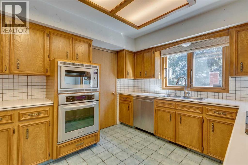Photo 15 of 924 Kerfoot Crescent Sw, Calgary AB