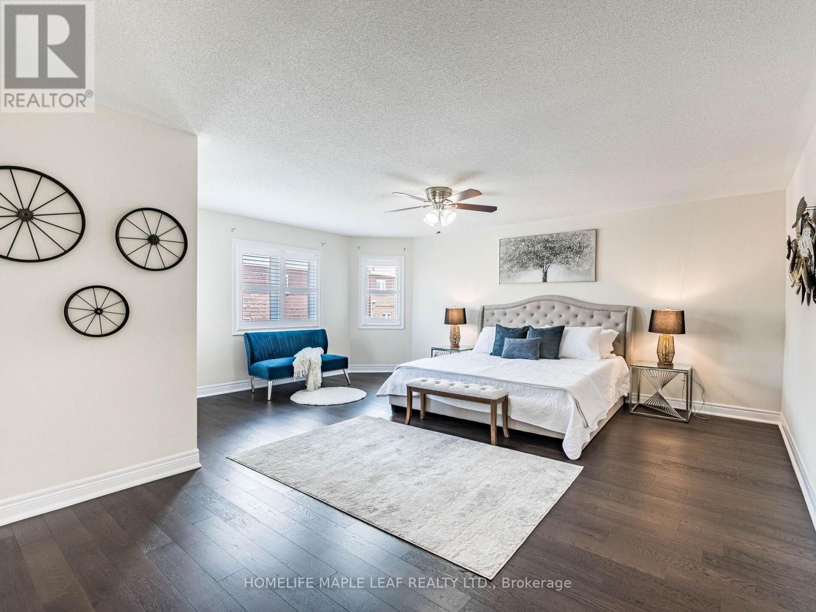 Photo 24 of 39 Birch Tree Trail, Brampton ON