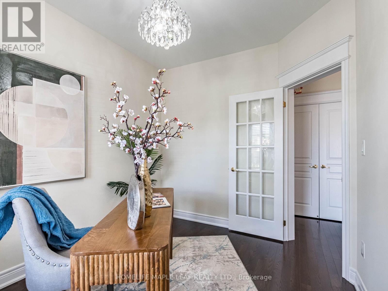Photo 20 of 39 Birch Tree Trail, Brampton ON