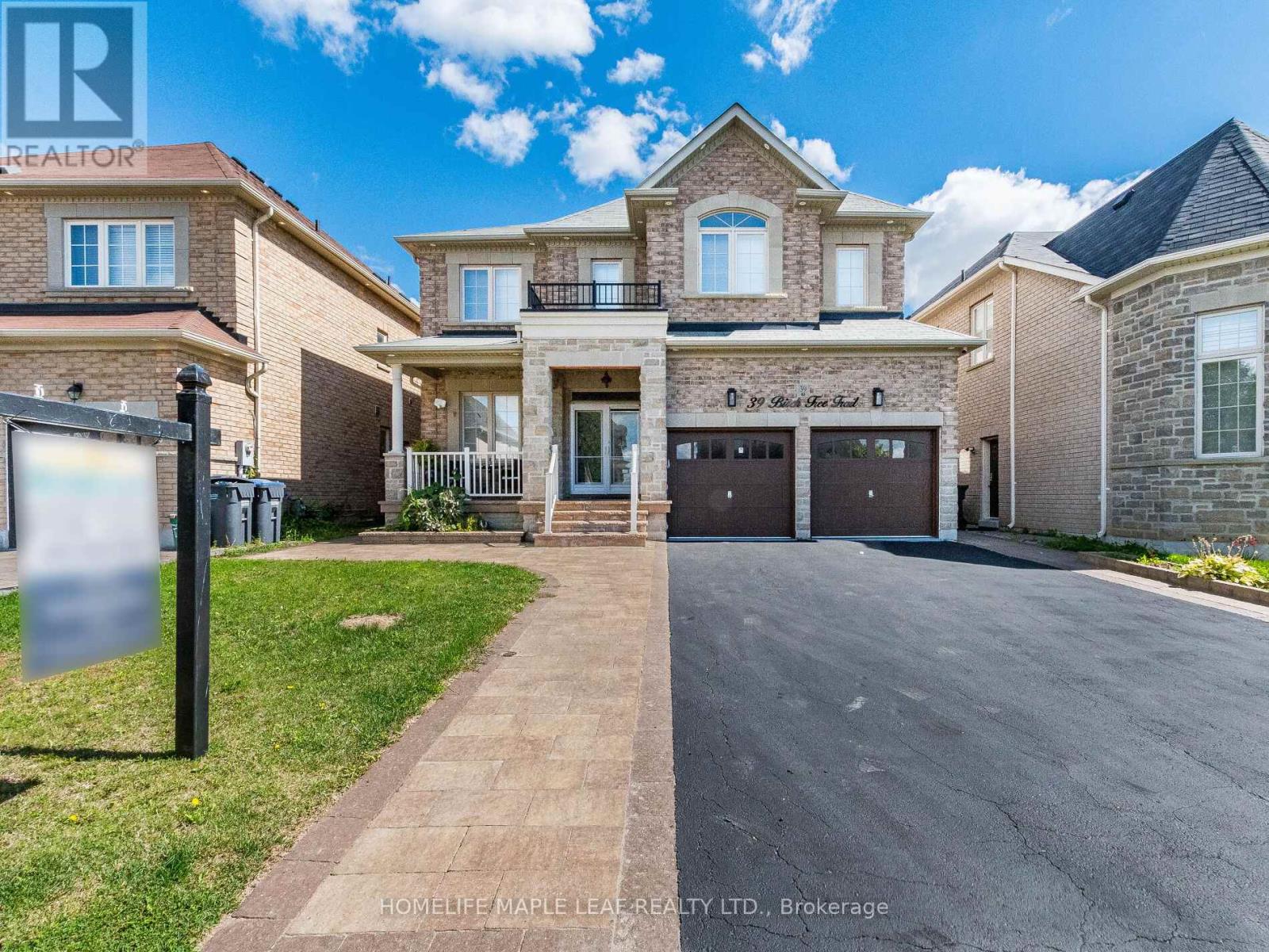 Photo 2 of 39 Birch Tree Trail, Brampton ON