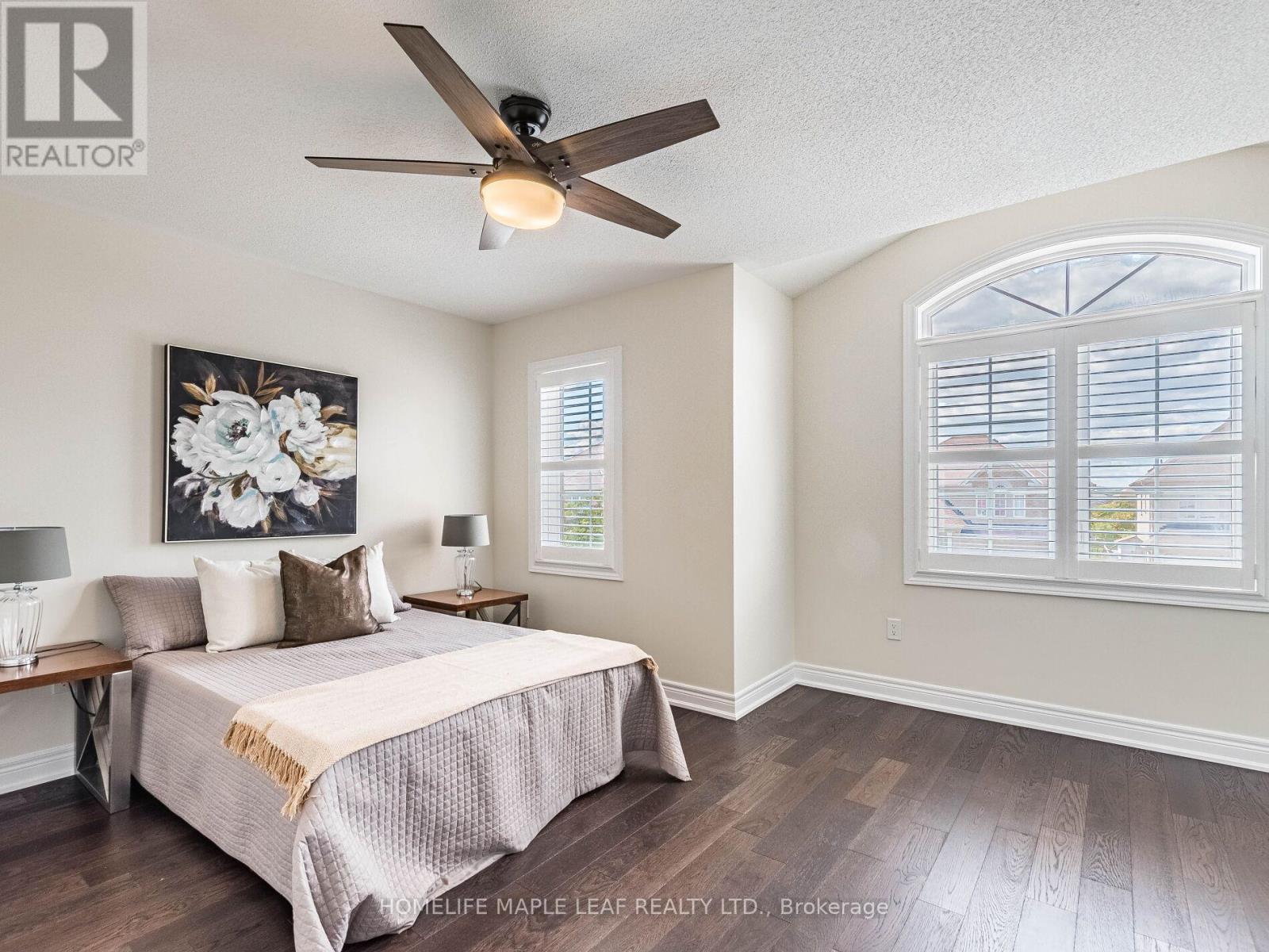 Photo 32 of 39 Birch Tree Trail, Brampton ON