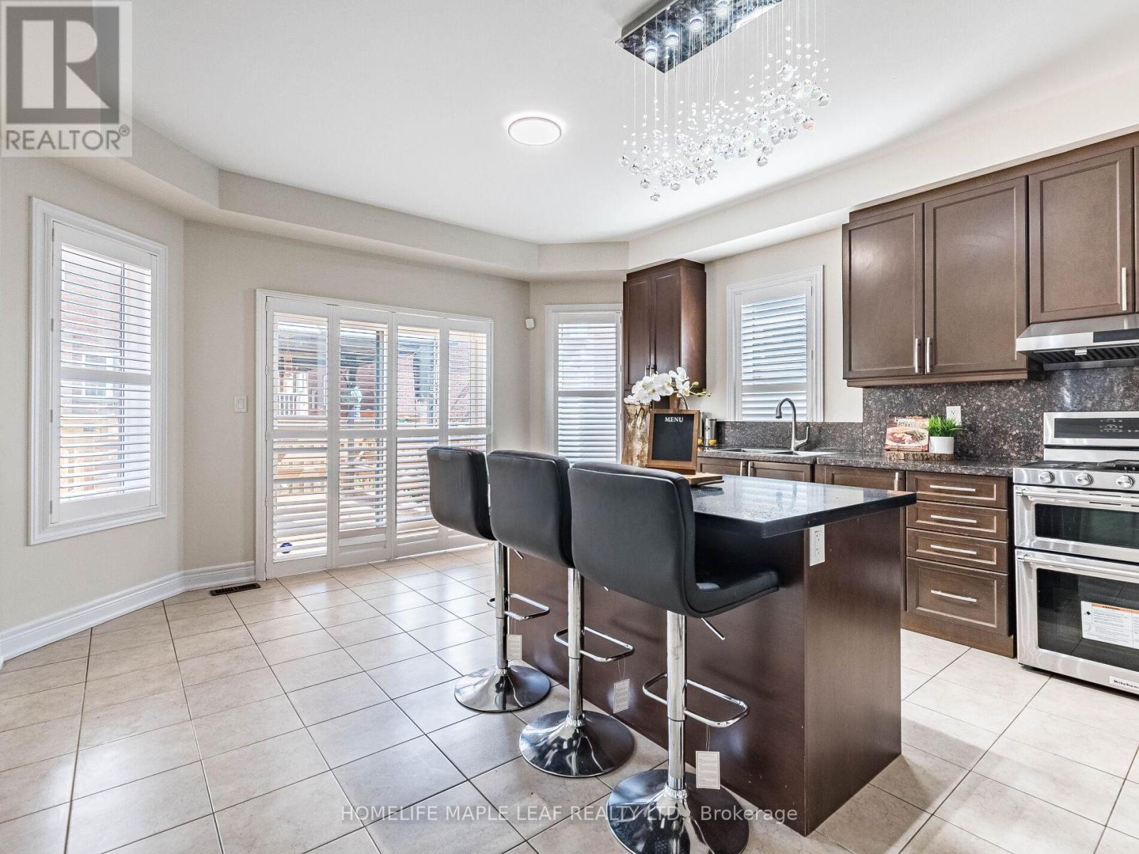 Photo 40 of 39 Birch Tree Trail, Brampton ON