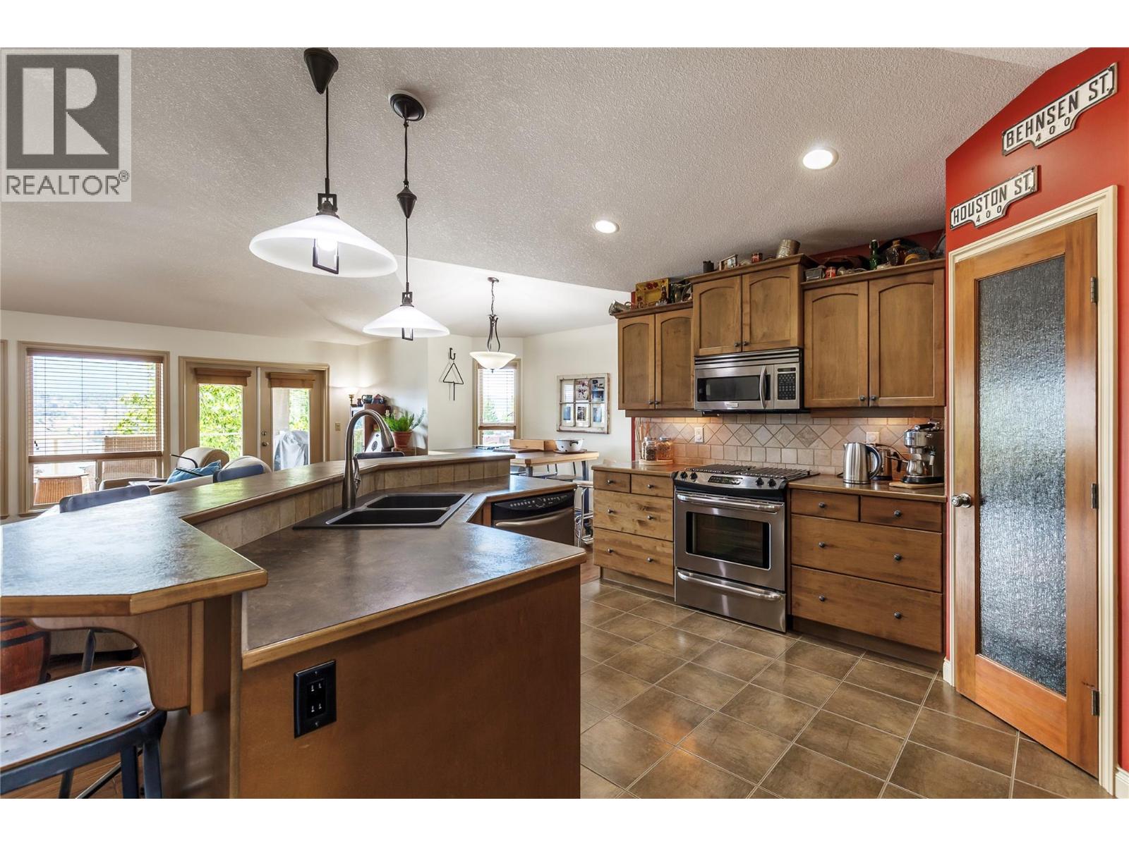  1377 Kendra Court, Kelowna