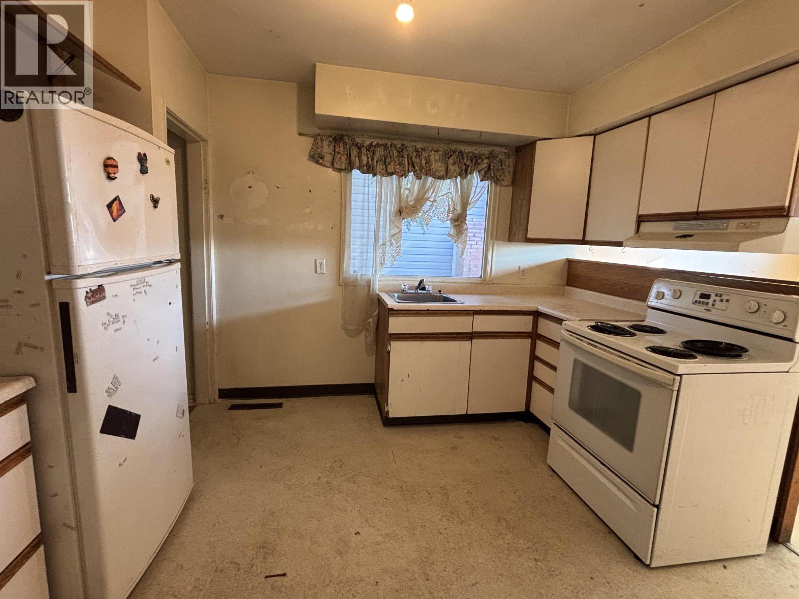 Photo 7 of 377 Irwin Street, Prince George BC
