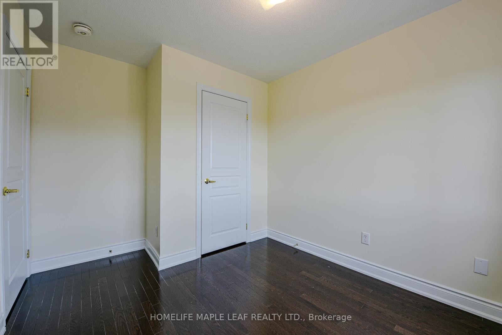 Photo 23 of Main Floor 15 Orangeblossom Trail, Brampton ON