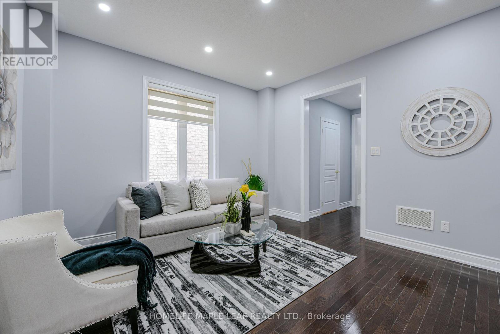 Photo 9 of Main Floor 15 Orangeblossom Trail, Brampton ON